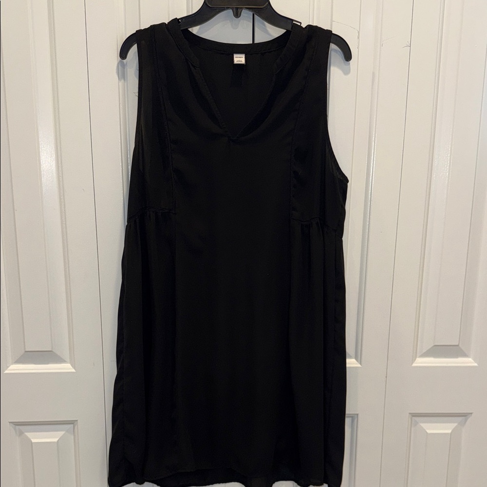 Old Navy Black Sleeveless V-Neck Dress